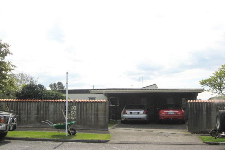 Photo of property in 26 Wesley Avenue, Frankleigh Park, New Plymouth, 4310