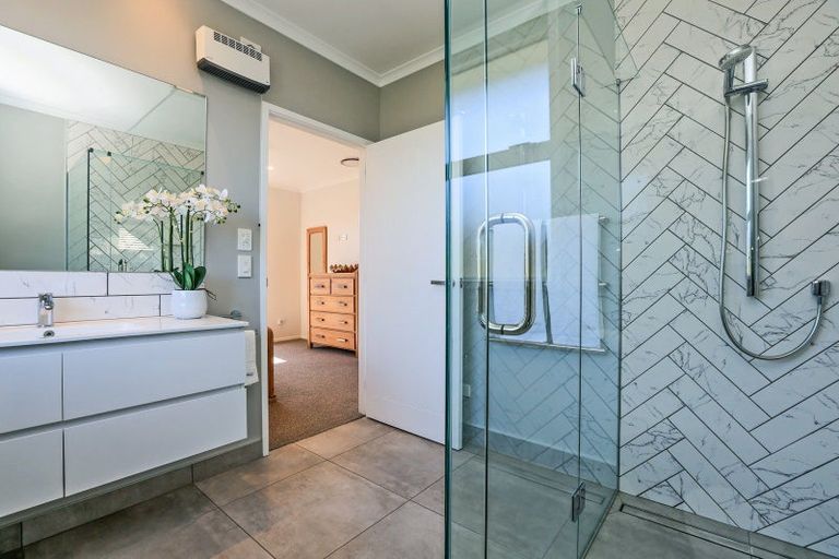 Photo of property in 19 Manapouri Street, Poraiti, Napier, 4112