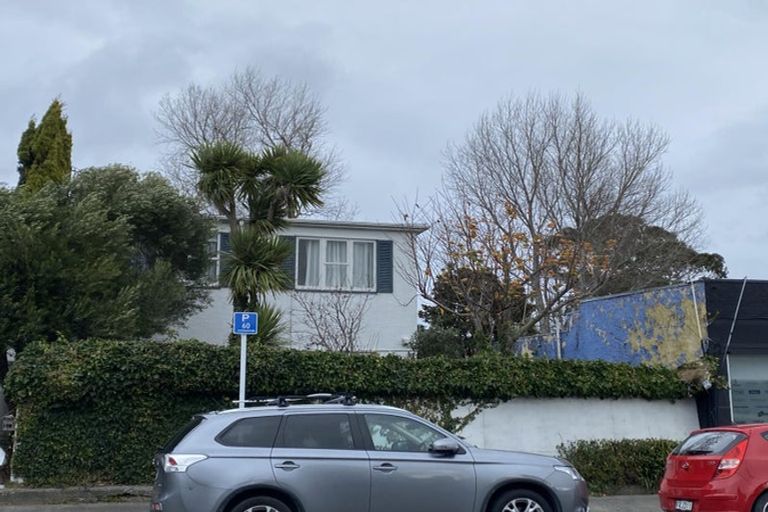 Photo of property in 16 Hardy Street, Waterloo, Lower Hutt, 5011