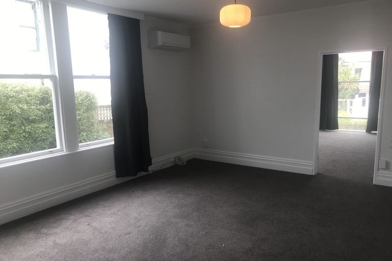 Photo of property in 34 Grove Road, Kelburn, Wellington, 6012