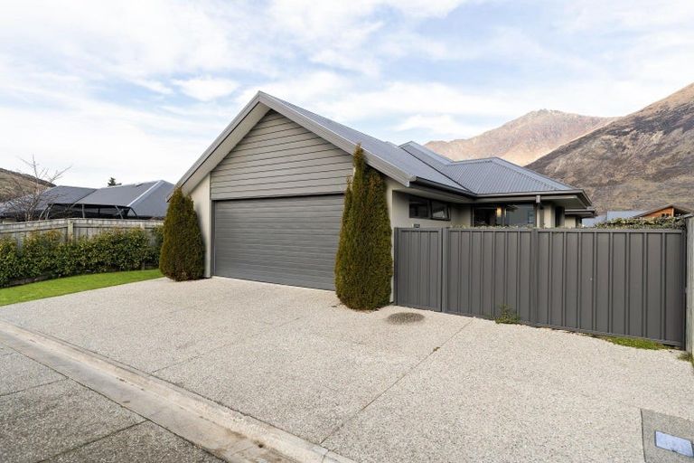 Photo of property in 8 Judge And Jury Drive, Lake Hayes, Queenstown, 9304