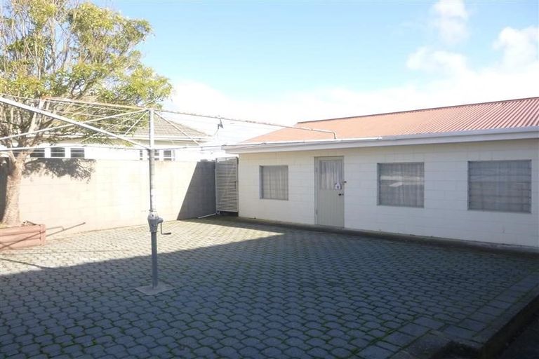 Photo of property in 10 Holyoake Crescent, Avalon, Lower Hutt, 5011