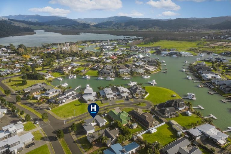 Photo of property in 2 Pelican Place, Whitianga, 3510