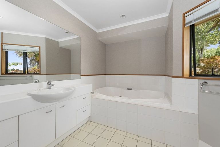 Photo of property in 43 Greenfield Drive, Western Heights, Hamilton, 3200