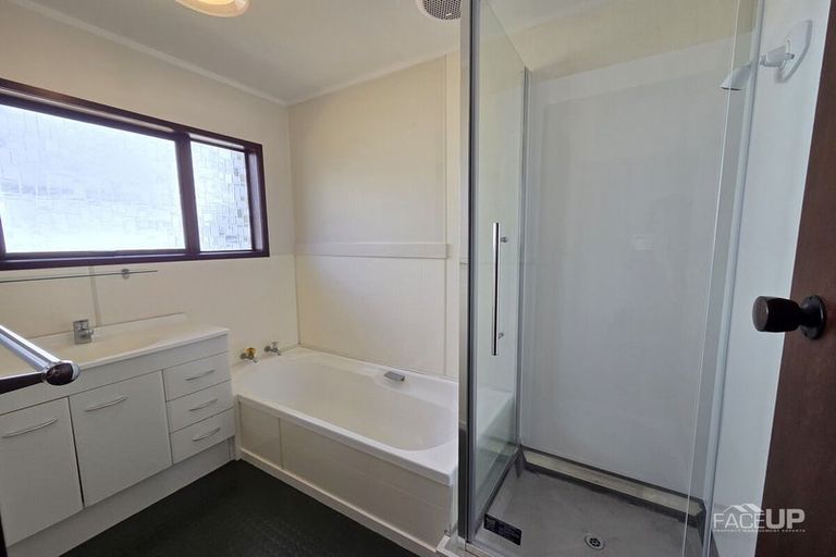 Photo of property in 4 Louise Place, Browns Bay, Auckland, 0630