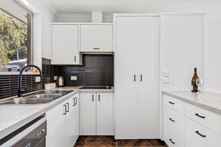 Photo of property in 11 Kuaka Crescent, Bromley, Christchurch, 8062