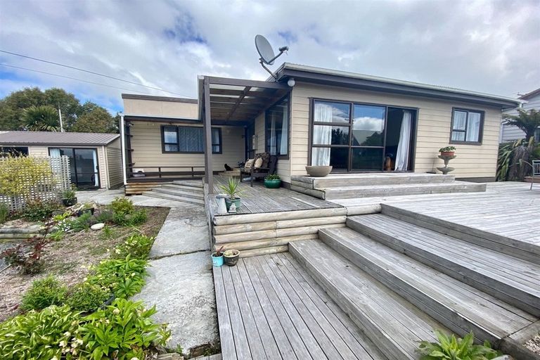 Photo of property in 19 Rata Street, Kaka Point, 9271