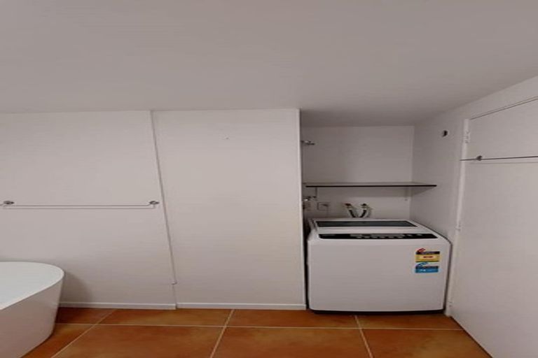 Photo of property in 29 Kingston Heights Road, Kingston, Wellington, 6021