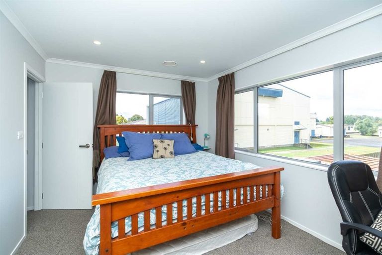 Photo of property in 3/13 Crosher Place, Silverdale, Hamilton, 3216