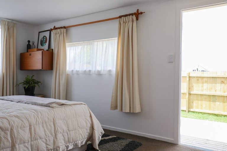 Photo of property in 116 Woodglen Road, Glen Eden, Auckland, 0602