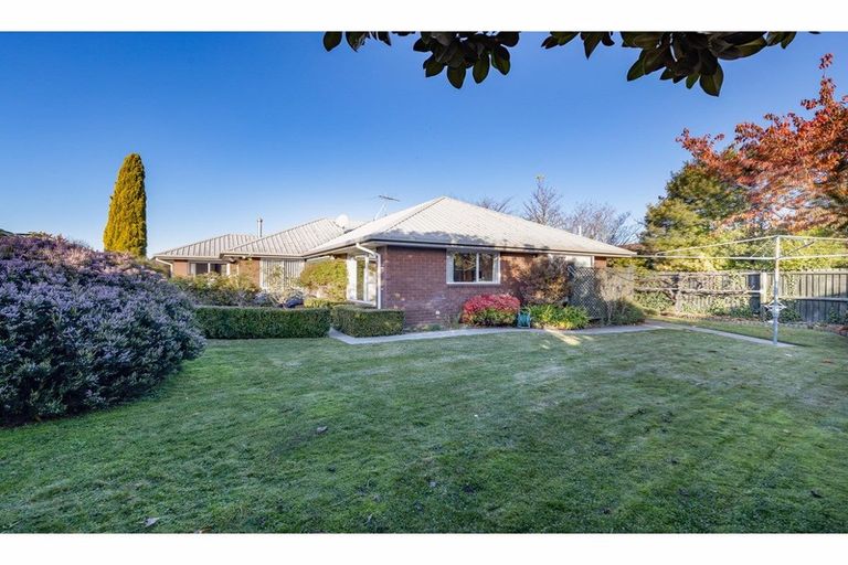 Property details for 7 Innisfree Place, Northwood, Christchurch, 8051