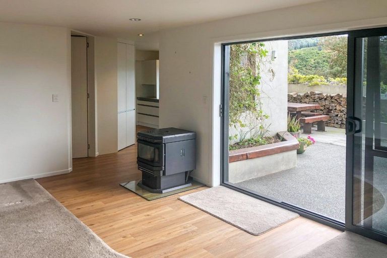 Photo of property in 18 Dorset Street, Picton, 7220