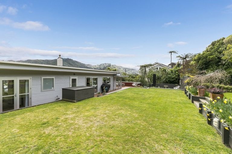 Photo of property in 32 Torwood Road, Khandallah, Wellington, 6035