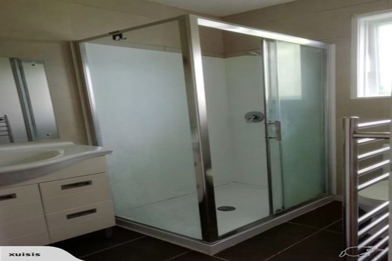 Photo of property in 8 Cypress Place, Sunnynook, Auckland, 0620