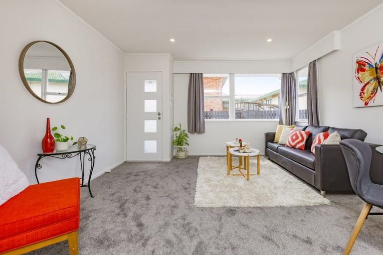 Photo of property in 2/26 Kirton Crescent, Manurewa, Auckland, 2102