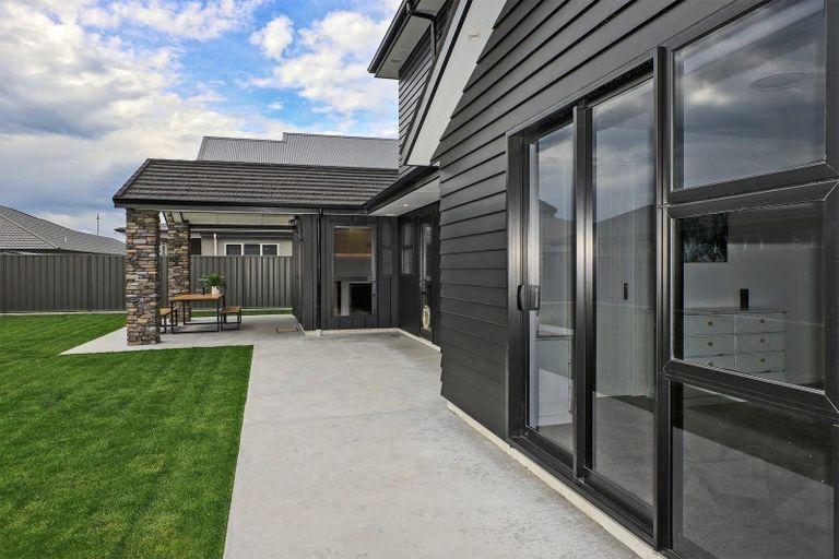 Photo of property in 40 Aspiring Drive, Poraiti, Napier, 4112