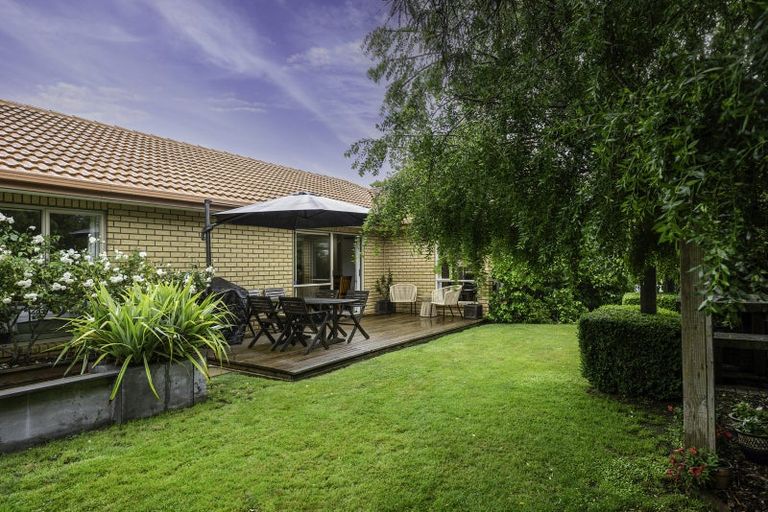 Photo of property in 50 Coolspring Way, Redwood, Christchurch, 8051