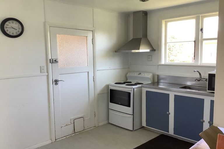 Photo of property in 377 Cambridge Terrace, Naenae, Lower Hutt, 5011