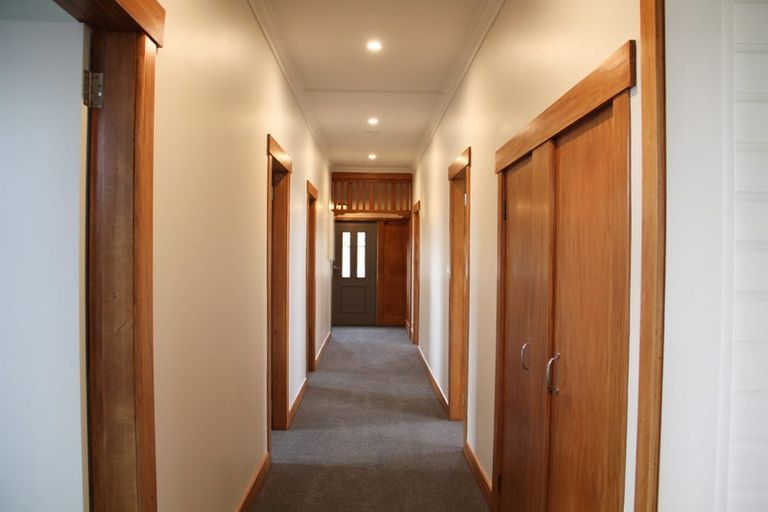 Photo of property in 8 Peace Street, Tuatapere, 9620