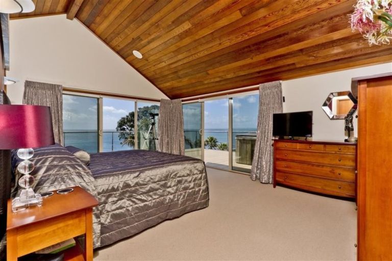 Photo of property in 70 Cliff Road, Torbay, Auckland, 0630