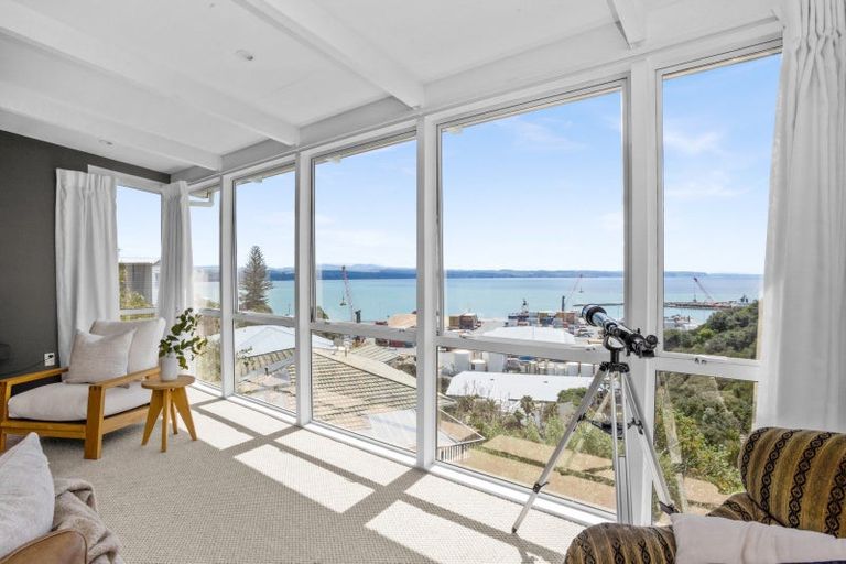 Photo of property in 8 Seapoint Road, Bluff Hill, Napier, 4110