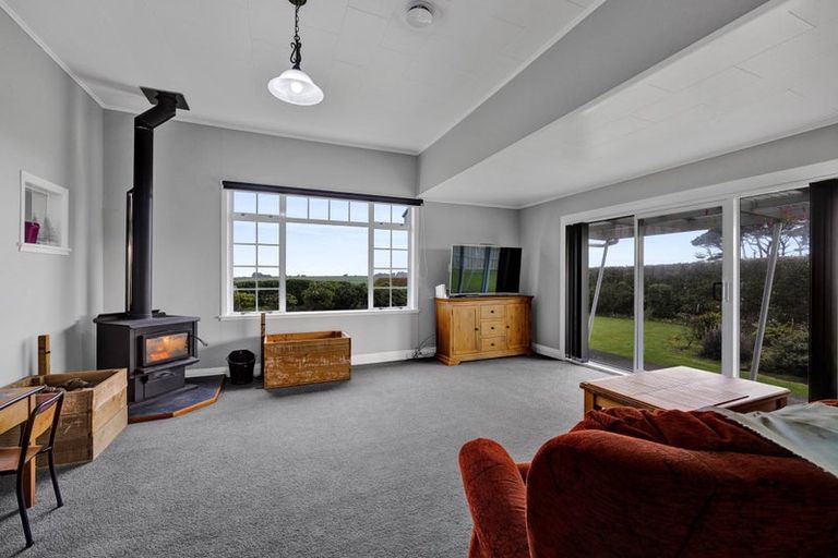 Photo of property in 22 Batten Road, Okaiawa, Hawera, 4671