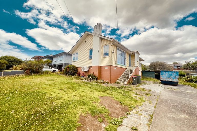 Photo of property in 8 Plumley Crescent, Mangere, Auckland, 2022