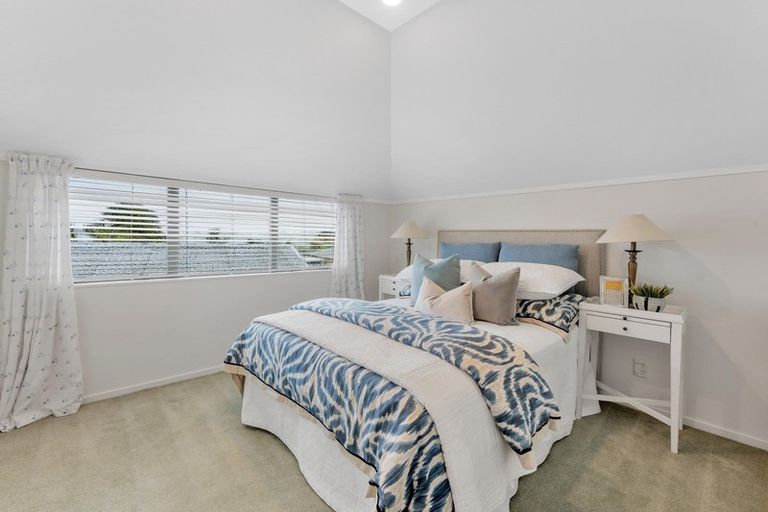 Photo of property in 2/2 Abercrombie Street, Howick, Auckland, 2014