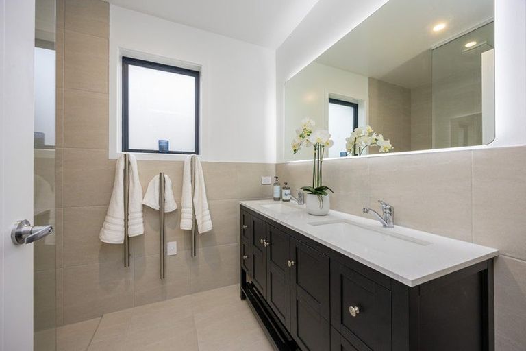 Photo of property in 12a Walbrook Road, Manly, Whangaparaoa, 0930