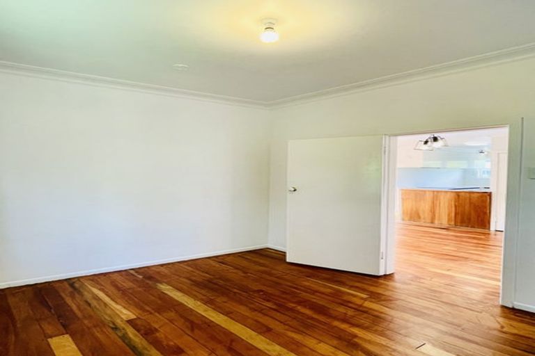 Photo of property in 57 Savoy Road, Glen Eden, Auckland, 0602