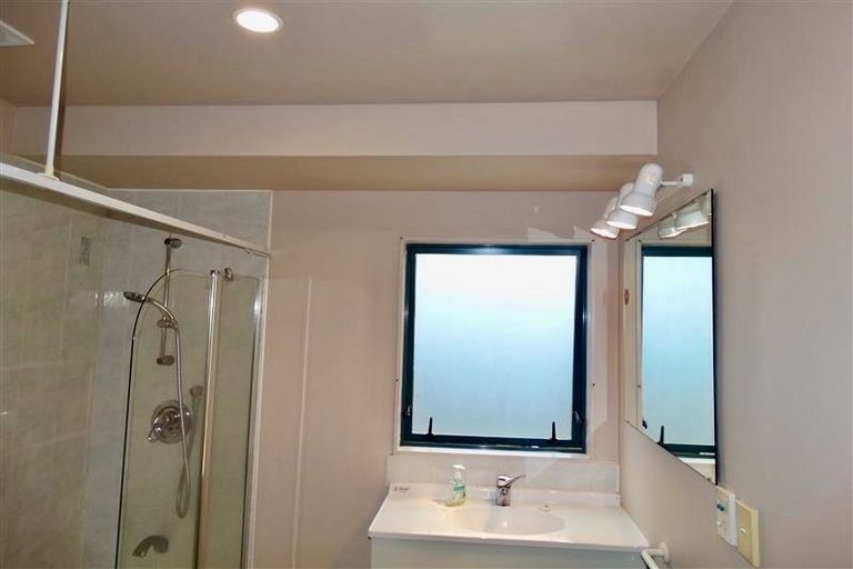 Photo of property in 3213 Great North Road, New Lynn, Auckland, 0600