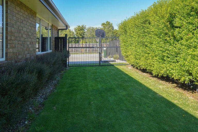 Photo of property in 8/17 Wineberry Avenue, Amberley, 7410