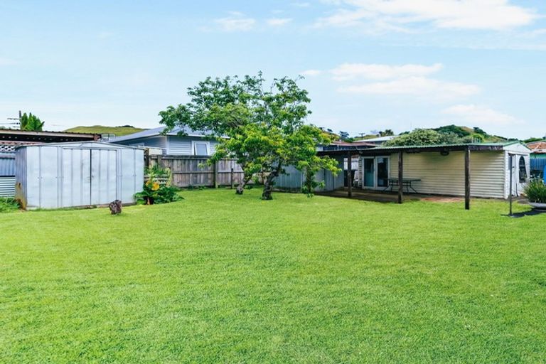 Photo of property in 114 Coronation Road, Mangere Bridge, Auckland, 2022