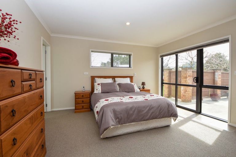 Photo of property in 5 The Glade, Carterton, 5713