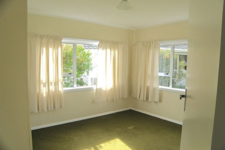 Photo of property in 16 Dale Road, Raumati South, Paraparaumu, 5032