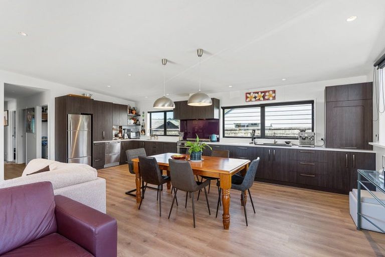 Photo of property in 114 Tamaki Road, Whangamata, 3620