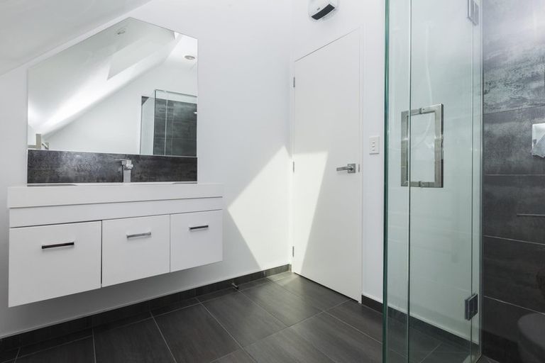 Photo of property in 5/237 Armagh Street, Christchurch Central, Christchurch, 8011