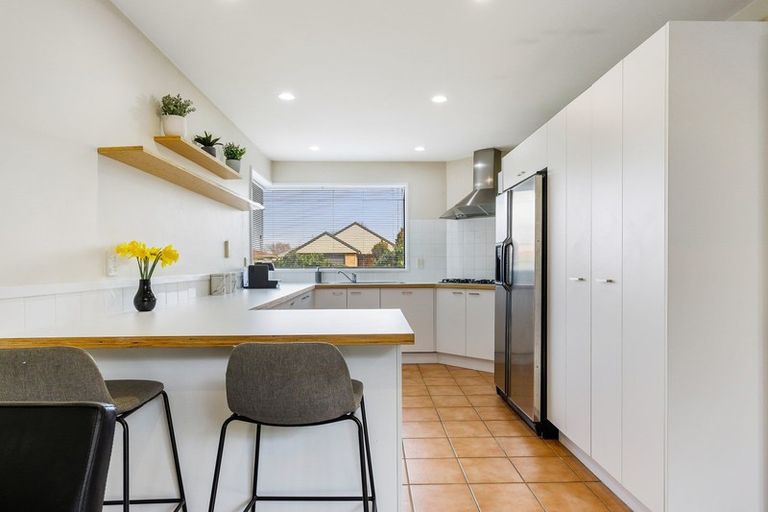 Photo of property in 366 Sawyers Arms Road, Harewood, Christchurch, 8051