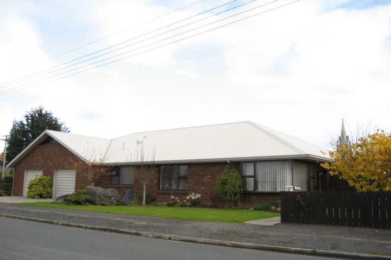 Photo of property in 2 Spenser Street, Milton, 9220