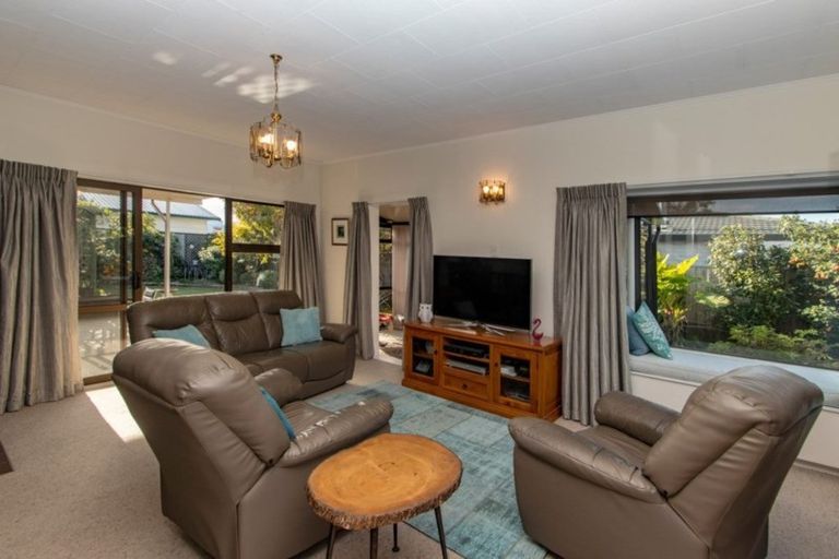 Photo of property in 34 Townshend Crescent, Greenmeadows, Napier, 4112