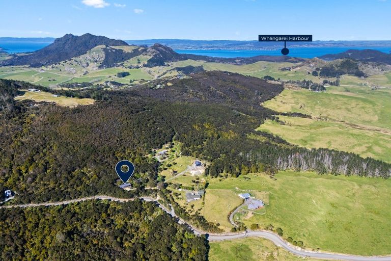 Photo of property in 194 Kauri Mountain Road, Taiharuru, Onerahi, 0192