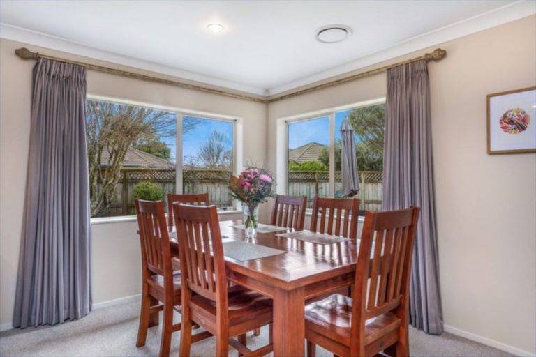 Photo of property in 22 Mangakoea Place, St Andrews, Hamilton, 3200