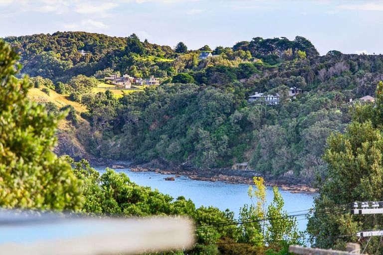 Photo of property in 11 Hillside Crescent, Leigh, 0985