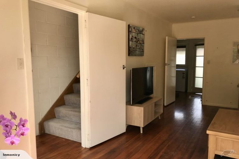 Photo of property in 7/5 Aratonga Avenue, Greenlane, Auckland, 1051