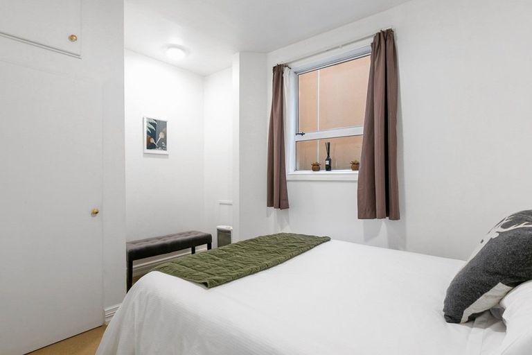 Photo of property in 12/31 Dowling Street, Dunedin Central, Dunedin, 9016