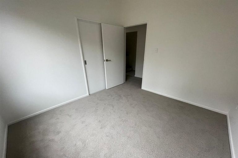 Photo of property in 20b Crestview Rise, Papakura, 2110