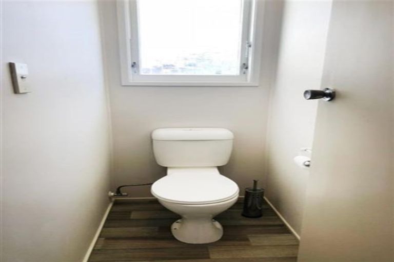 Photo of property in 30 Leaver Place, Weymouth, Auckland, 2103