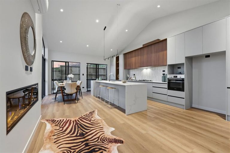 Photo of property in 10 Whale Bay Rise, Gulf Harbour, 0930