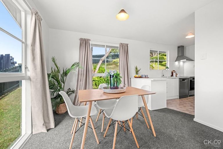 Photo of property in 3 Eastview Grove, Normandale, Lower Hutt, 5010