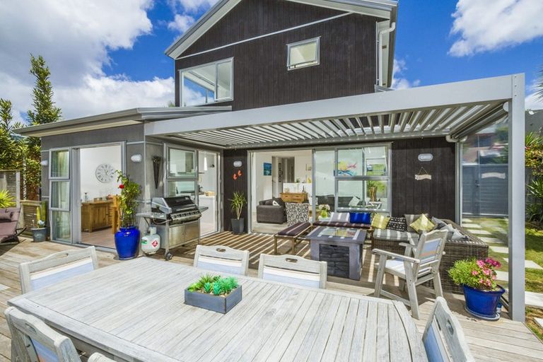 Photo of property in 8 Sealy Road, Torbay, Auckland, 0630